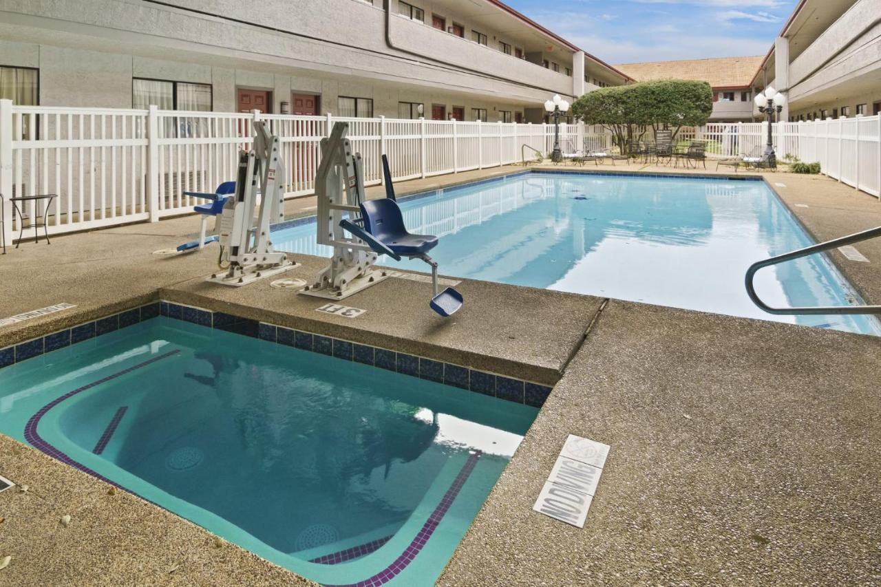 Irving Inn & Suites At Dfw Airport Eksteriør billede