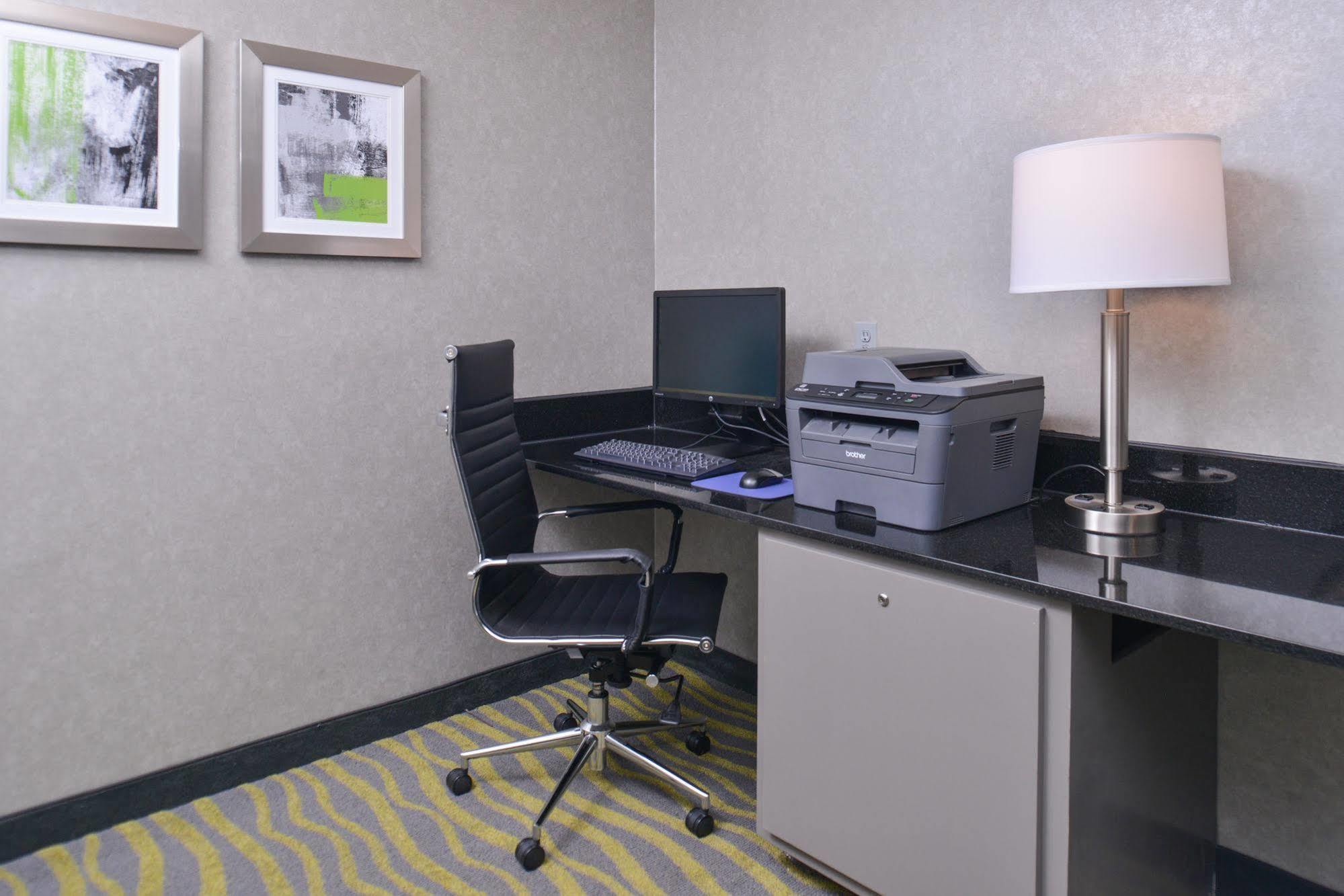 Irving Inn & Suites At Dfw Airport Eksteriør billede